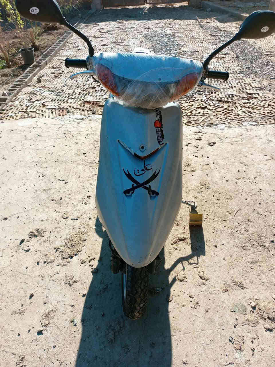 السلام عليكم 
دراجة عصفورية للبيع، الدراجة نظيفة
الدراجة يرادلها شغلات بسيطة محركها خير من الله 
مكاني حي البتول السعر( ٢٢٥) 
رقم ***********
