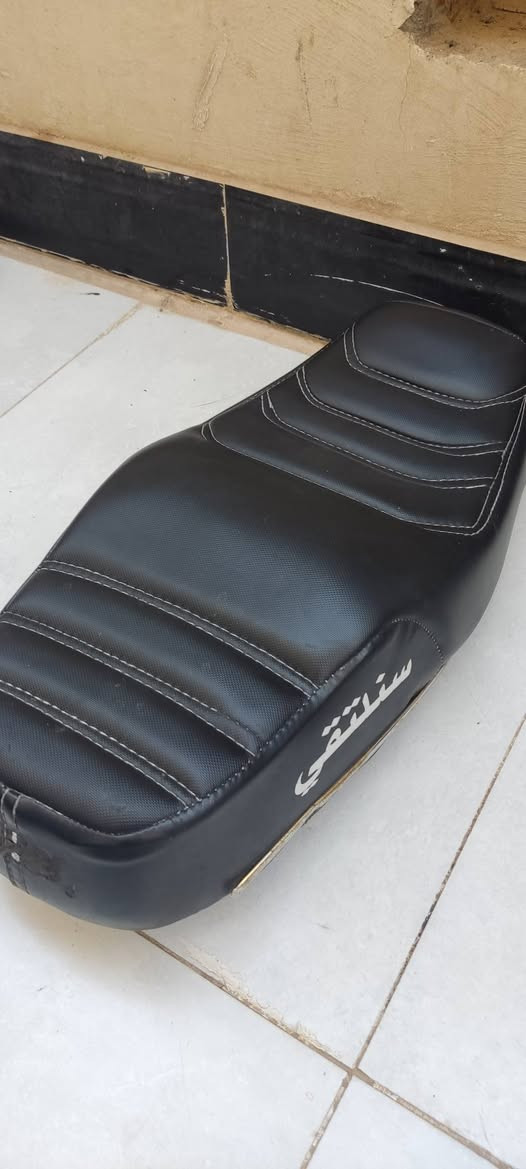 السلام عليكم غراض جديده تانكي ب١٠ صدر انتنس كامل هوه ويل نضيف صافي لا سيم مكطع ب٣٥ كشن تفصال ب١٥ وسله ب٥ اليريدهن يجي خاص او يتصل على هذا رقم ***********
