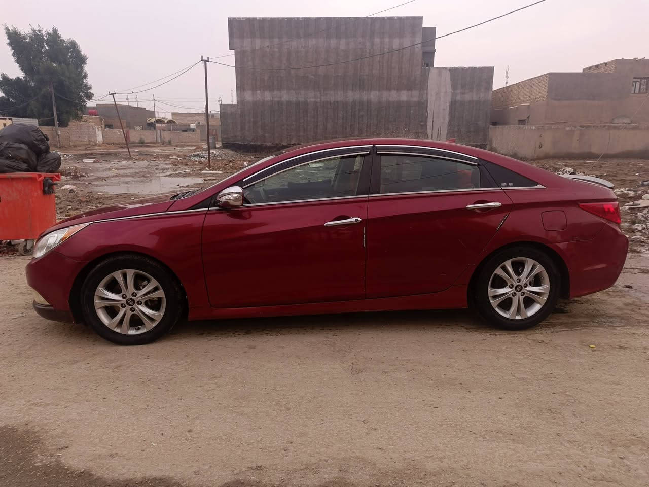 السلام عليكم للبيع سوناته موديل 2014وارد أمريكي سياره جديده وجاهزه من كلشي مكينه 2400مكينه وكير جديدات جدن حداديه وتخم تاير كله جديد  زنون عالي وناصي وتشغيل عن بعد دوشمه جديده سياره جاهزه من كلشي بيه رش فقط جاملغ وبنيد بدون تبديل وهلالات خلفيه معمره سياره جدن جديده رقم دولي واسط وسنويه جديده تحويل ثاني يوم مكانه الديوانيه 
سعره ب 108وبيه مجال بصيط للستفسار الاتصال عله رقم *********** مكلف بل نشر
