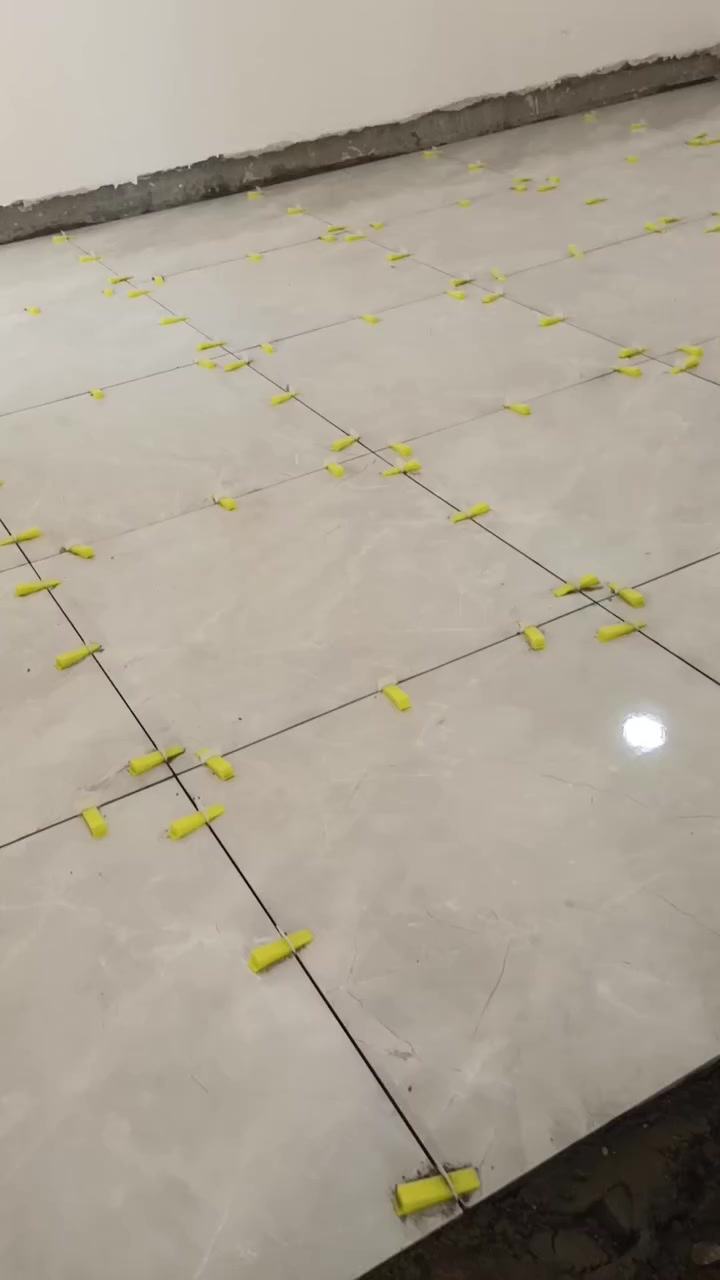 سلام عليكم خلفه سيراميك جدران وارضيه ودرج ولوح مكاني بابل شرط ليزر واي شي بشغل اخسره  مواد وعمل رقمي ***********
