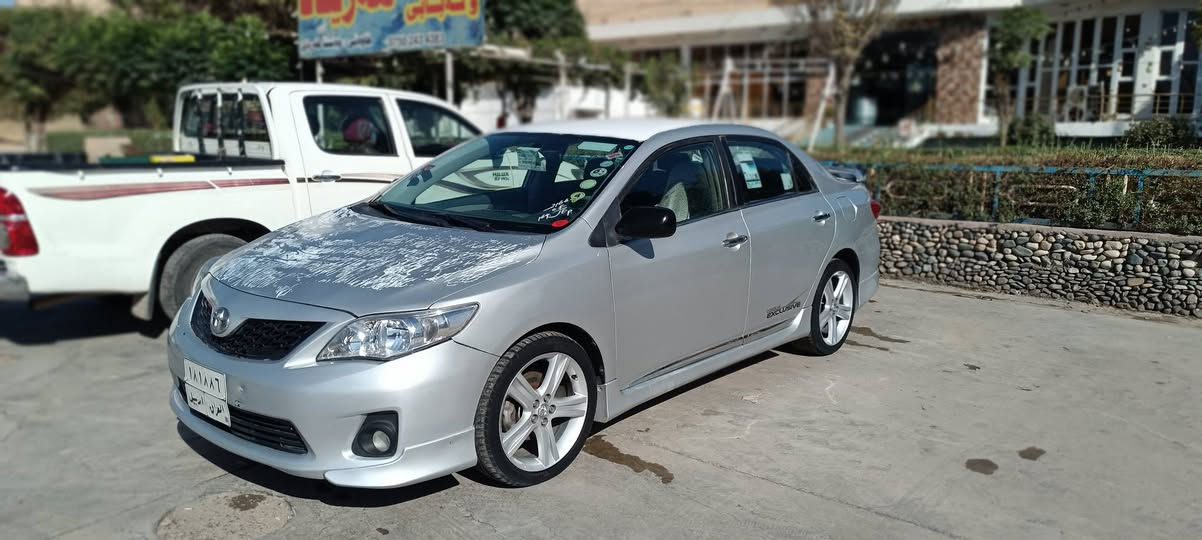 کرۆلای ٢٠٠٩ 
کامل کراوە بە ٢٠١٣
کراوە بە سپۆرت ویل پێنج پەڕ
دەشپوڵ و گێچ کراوە بە ١٣
کامل بۆیاخ نیە بە کامل ئەیفڕۆشم 
تازە سێرڤز کراوە 
بانس و تایە و ڕۆن و هایدرۆلکی مانگێ گۆڕاوە
0776 681 43 36
0750 804 83 39 شمشمل, السليمانية
