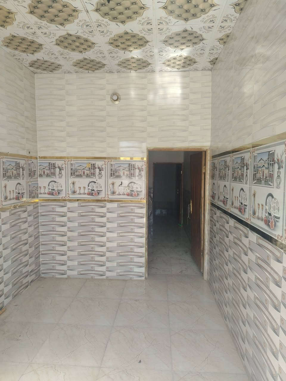 السلام عليكم بيت للبيع المساحه ١٠٠ متر البراكيه شارع المطار القديم قرب أسواق الأمير طابو زراعي البيت يحتوي على غرفه صاله مطبخ استقبال صحيات داخلي وخارجي السعر ٢٢ مليون معه المجال الاستفسار على الرقم ***********
