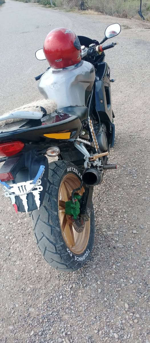 السلام عليكم شباب بطح للبيع هايسونك ربع دراجه شقاله بس باتري تعبان مرات ما يشقلها دراجه خير من الله تأثيرات جدد دهن جديد كهربائيات شقاله كلها .سعر واحد ونص وبيها مجال
متواجد فيس راسلني ودلل


**إذا كنت صاحب هذا الإعلان وتريد حذفه لأي سبب، رجاءا أرسل رسالة إلى الدعم الفني**