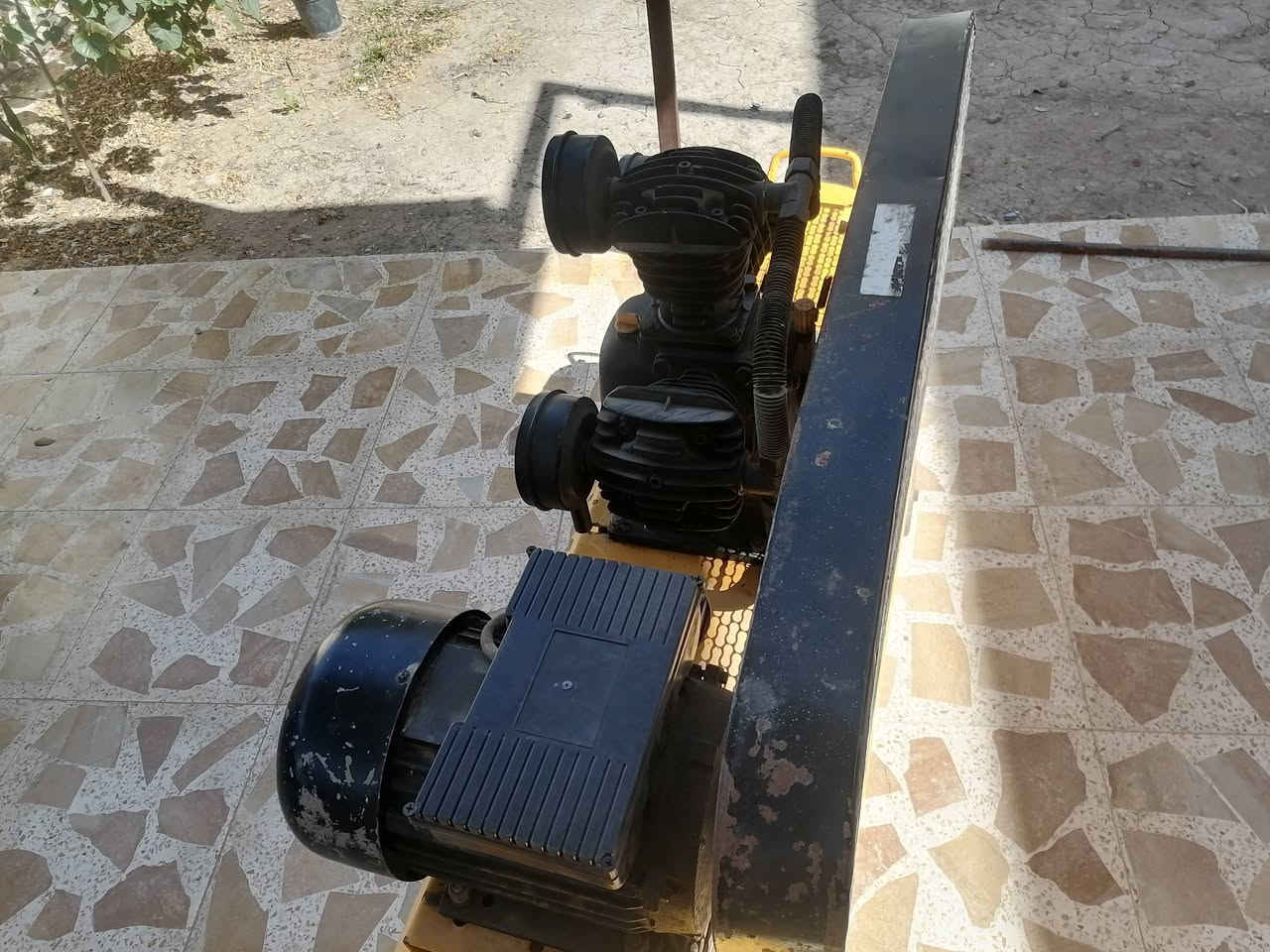 كمبريسر للبيع ٢٠٠ لتر سعر ٣٧٥وبيه مجال عنوان ميسان قضاء كميت ***********
