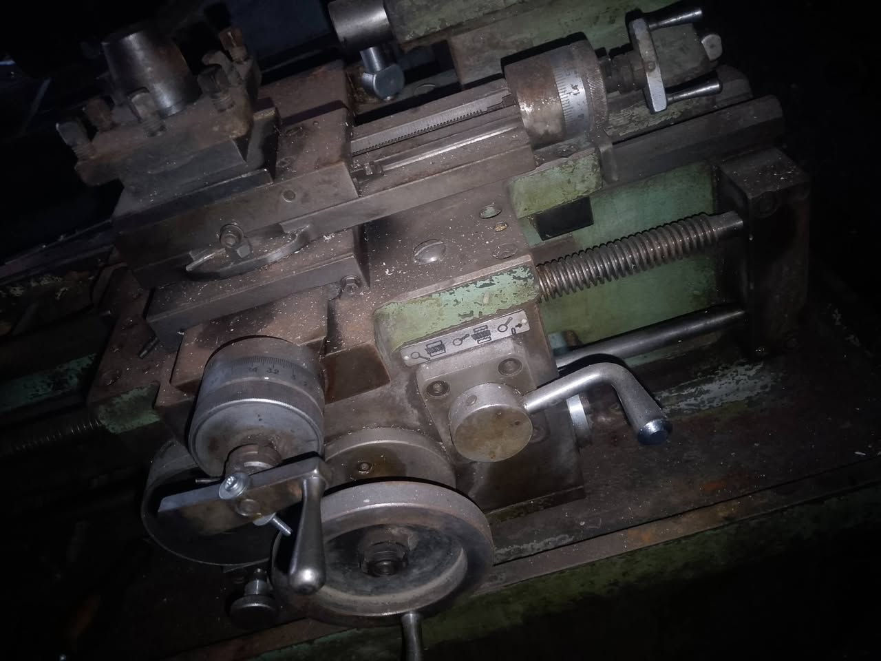 للبيع تورنه صغيرة روسية نظيفة جاهزه للعمل مساحة العمل تقريبا خمسين او ستين مديل ثمانينات الموصل اكو توصيل السعر مليون و نص وات ساب ***********.    ***********
