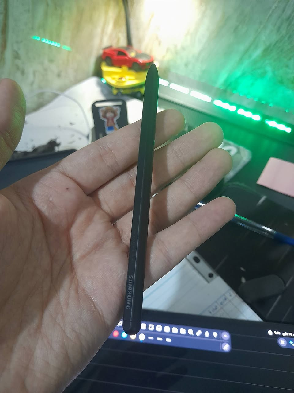 للبيع جهاز Tab Samsung S8 Ultra
السلام عليكم . جهاز تاب سامسونغ للبيع ذاكرة 256GB بحجم شاشة 14.6 انج ( اكبر شاشة لجهاز تاب ) مع القلم الاصلي للجهاز  S pen . معالج سناب دراغون 8 اليت قوي جدا للالعاب والمونتاج . بتردد 120 هرتز . وشاشة سوبر Oled تعطي الوان حقيقية بدقة 2k  . مفيد جدا للطلاب للدراسة والكتابة والرسم جدا سلسة وايضا قوي في الالعاب وصناعة المونتاج 
لمعلومات اكثر عن الجهاز شاهد مراجعات في اليويتوب
الجهاز نظيف جدا مابيه اي شخوط بطاريته 96% تدوم ٧_٨ ساعات باقصى اداء 
السعر 910 " سعر اقل من السوق بكثير لان المستخدم ينباع فوك المليون و١٠٠ الف "  توصيل فقط في الموصل. باقي المحافظات اذا عندك توصيل راسلني
يأتي مع القلم تبات "نبلات" اضافية اصلية


**إذا كنت صاحب هذا الإعلان وتريد حذفه لأي سبب، رجاءا أرسل رسالة إلى الدعم الفني**