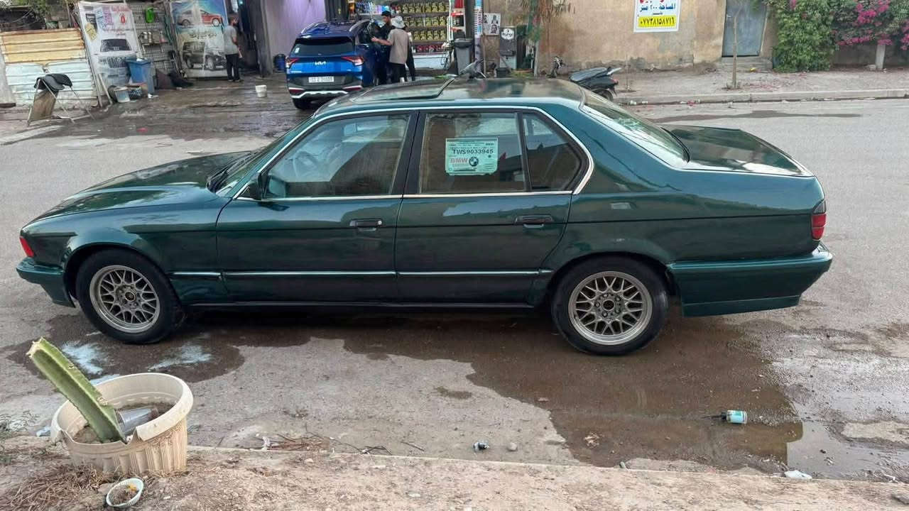 السلام عليكم بي ام حجم 735 موديل 93 كير جديد + محرك + تبريد مضبوطات لامراوح ولا خربطة  كشرتها مصبوغة عام سلايد شغال تنتة وغرفة مو نظيفة كهربائيات شغالة صدر نص عمر 

السعر 38 قفل بدون عملة تحويل ثاني يوم رقم وهزة جدد

موجودة يومية من ساعة 10 الى ساعة 8 زيونة شارع الربيعي 

رقم ***********وتساب
