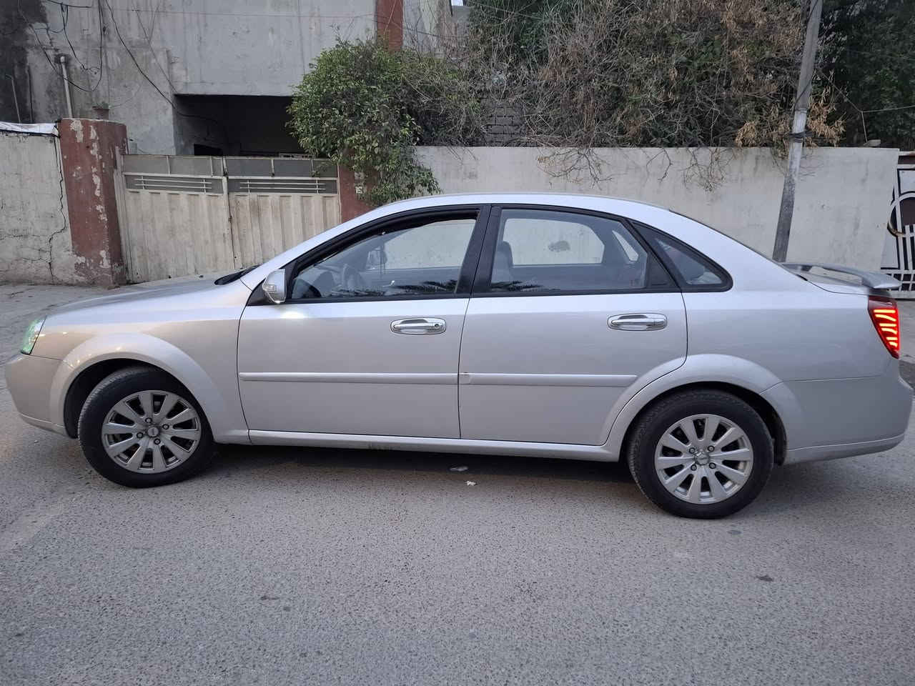 اوبتره 2007 بسمي سنويه 2029 هزه الشهر الثالث تخلص بغداد محرك كير جدد صدر امامي خلفي جديد تايرات جدد مصبوغه اثر جراد  مري شفط بك لايت لد رولات قايش تايمن كيس جديد مثل متشوفون صفاحهه سياره جديده السعر 73 مكاني بغداد الجديدة هاتف ***********
