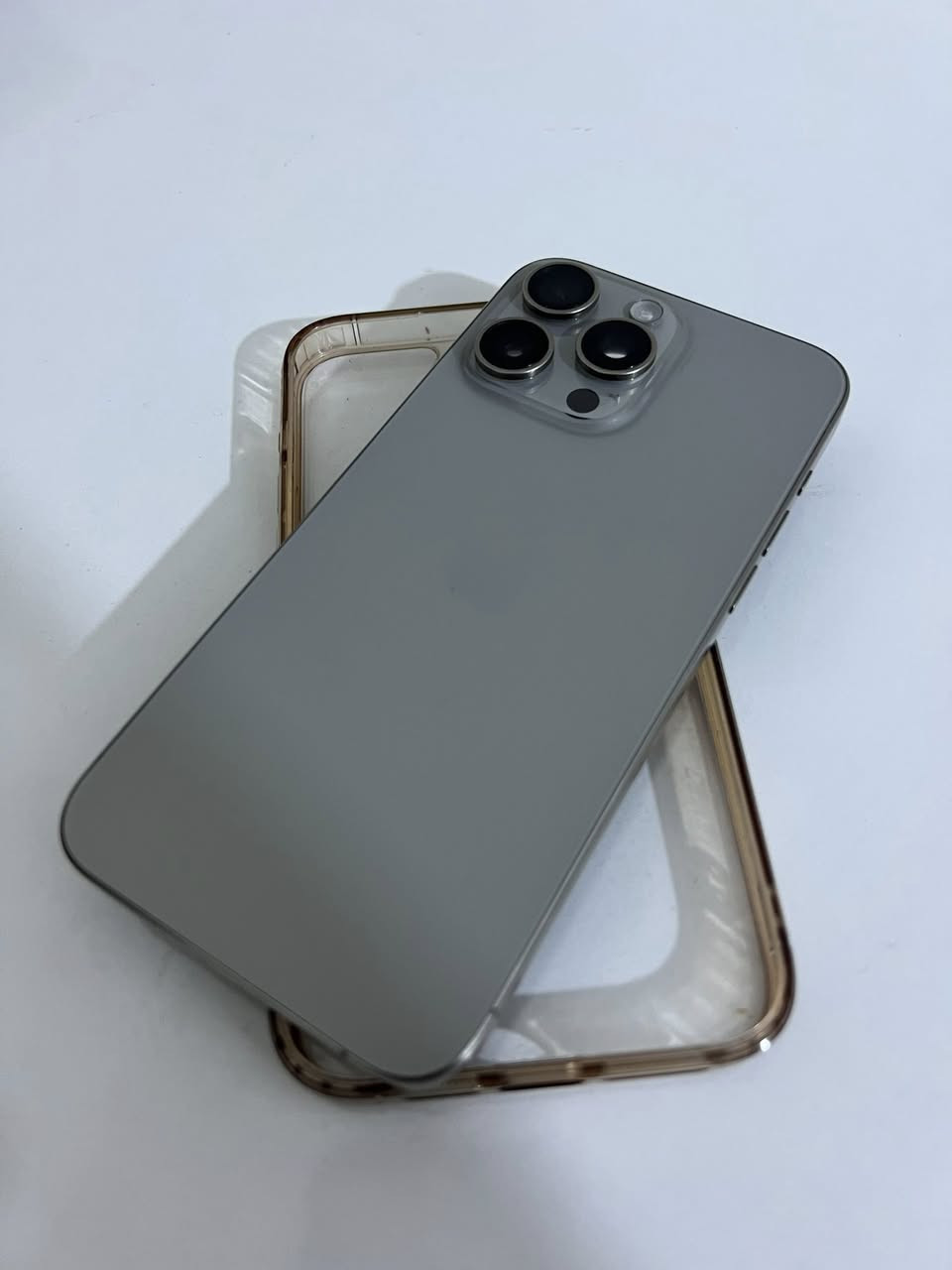 ايفون 15 برو ماكس لون تيتانيوم المميز بطارية 90‎%‎ ذاكرة 256 كامل ملحقات مامبدل بي ولا قطعة 
السعر : مليون و50 الف
رقم الهاتف : ***********
العنوان : البصرة ابو الخصيب
