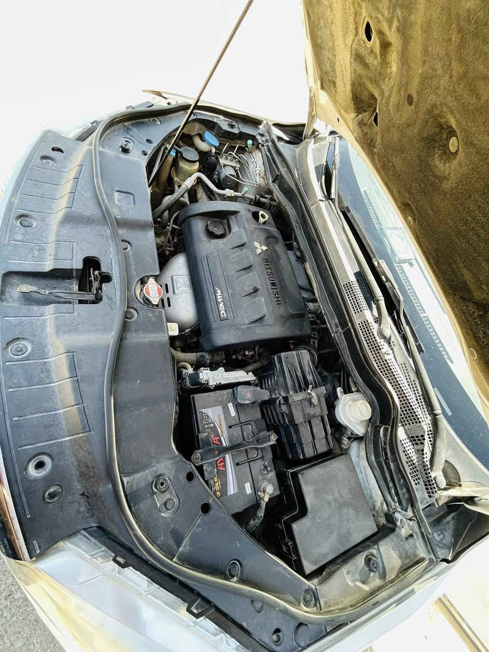 سلام عليكم سيارة هافال H6 موديل 2016 لبيع فول مواصفات محرك 2400 اشاير بل مري بونيراما كشنات جلد وكهرباء كامرات 360درجة تحكمات استيرن مري كهرباء السيارة بحالت الشركة مابيهة اي ضرر  رقم انكليزي جديد تخم تاير جديد السعر 135 وبيهة مجال مكاني ديالى المقدادية حي المعلمين وأي استفسار علة هاذة الرقم ***********
