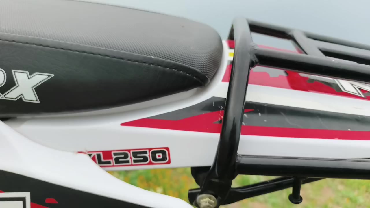 السلام عليكم
دراجة قفاز crx الشكل الجديد 
محرك 250 زنجيل المرغوب 🔥
موديل.. 2025 قبل أكثر من شهر مشدود وضع شركة 
شرط كلشي شغال 
السعر 1.300.000 مليون وثلثمية قفل 
***********
