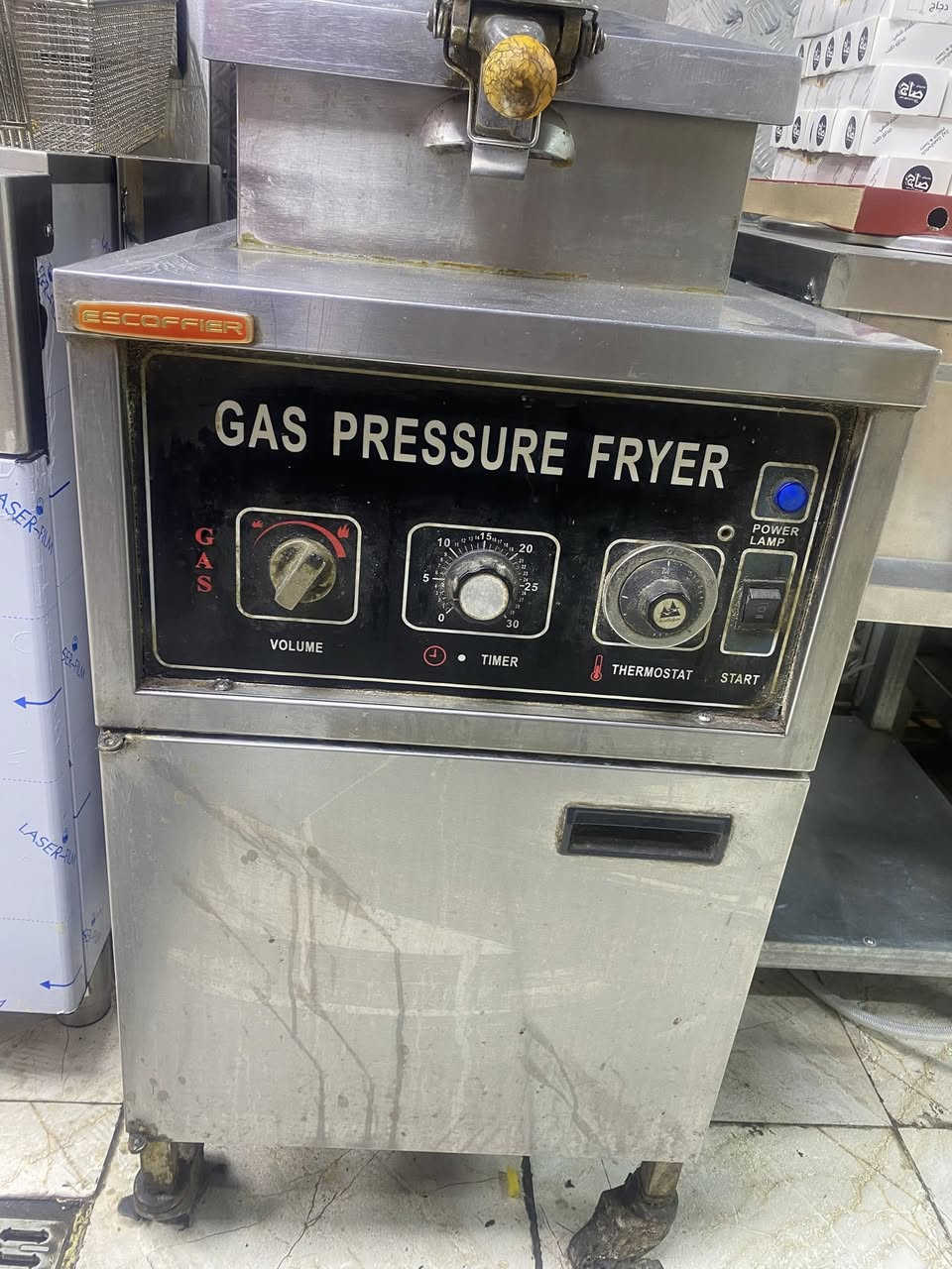 غراض مطعم للبيع جدر  كنتاكي وكرل منضي وغلايه منضديا للبيع لشراي يجي خاص ***********موجود وتساب
