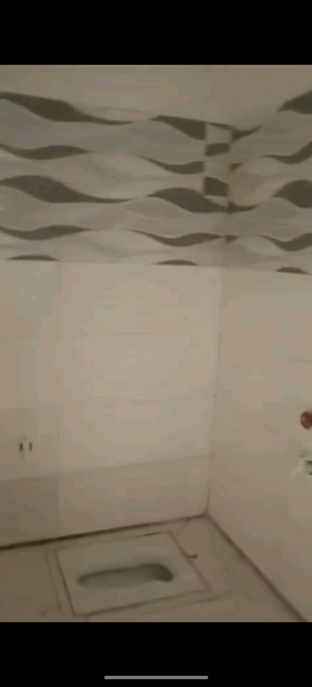 بيت للبيع سبع قصور-شارع المشروع 
البيت مساحتة 75متر 
البناء جديد
صالة وغرفة وصحيات والصطح  يصير بي غرفة
للتواصل 
***********
***********