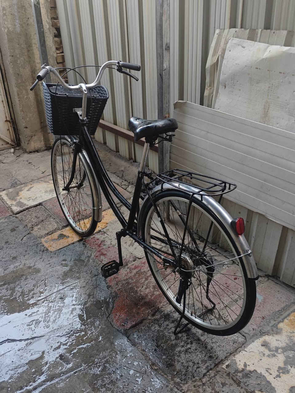 سلام عليكم بايسكل بناتي حجم 26
مابي نقص سعر 65 بي مجال حك الجية 
للتواصل *********** 
مكاني شهداء البياع
