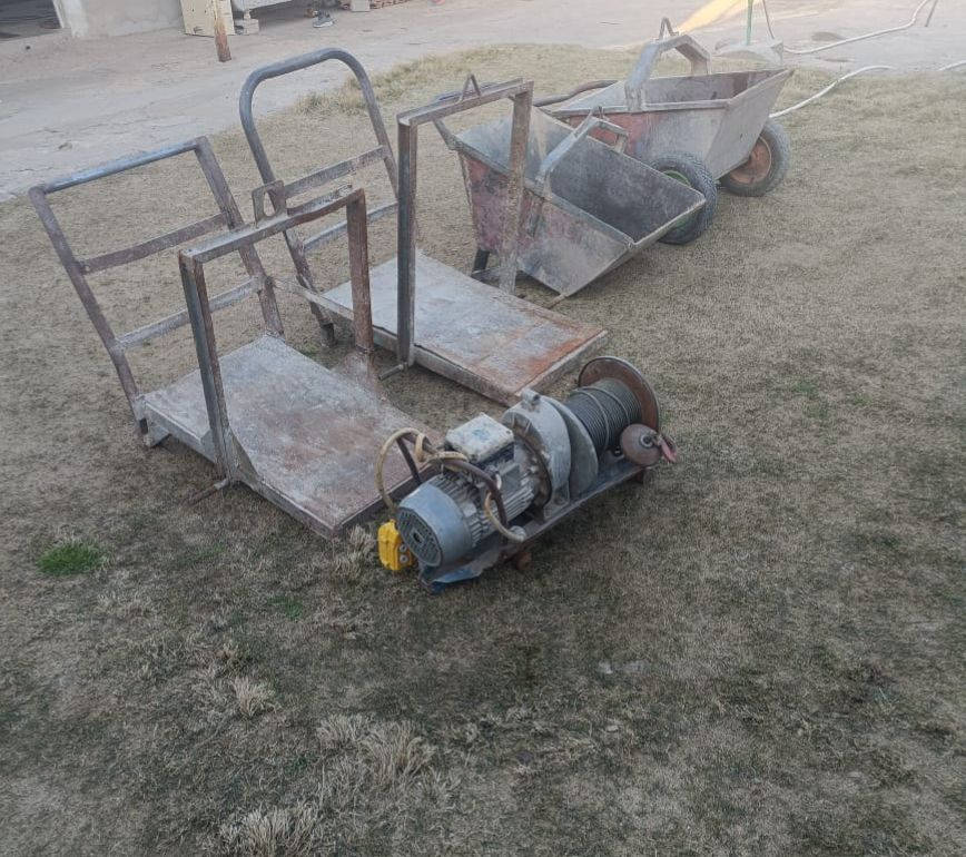 ونج ايطالي باب اول 500kg مع2 عربانة بلوك و2عربانة رمل و4تايرات اصلي  شرط ونج شغال شرط كلج وبريك مع مولدة استرا حديثة 12امبير فعلي السعر 650 الف بدون مولد 450الف للتواصل
***********
***********
