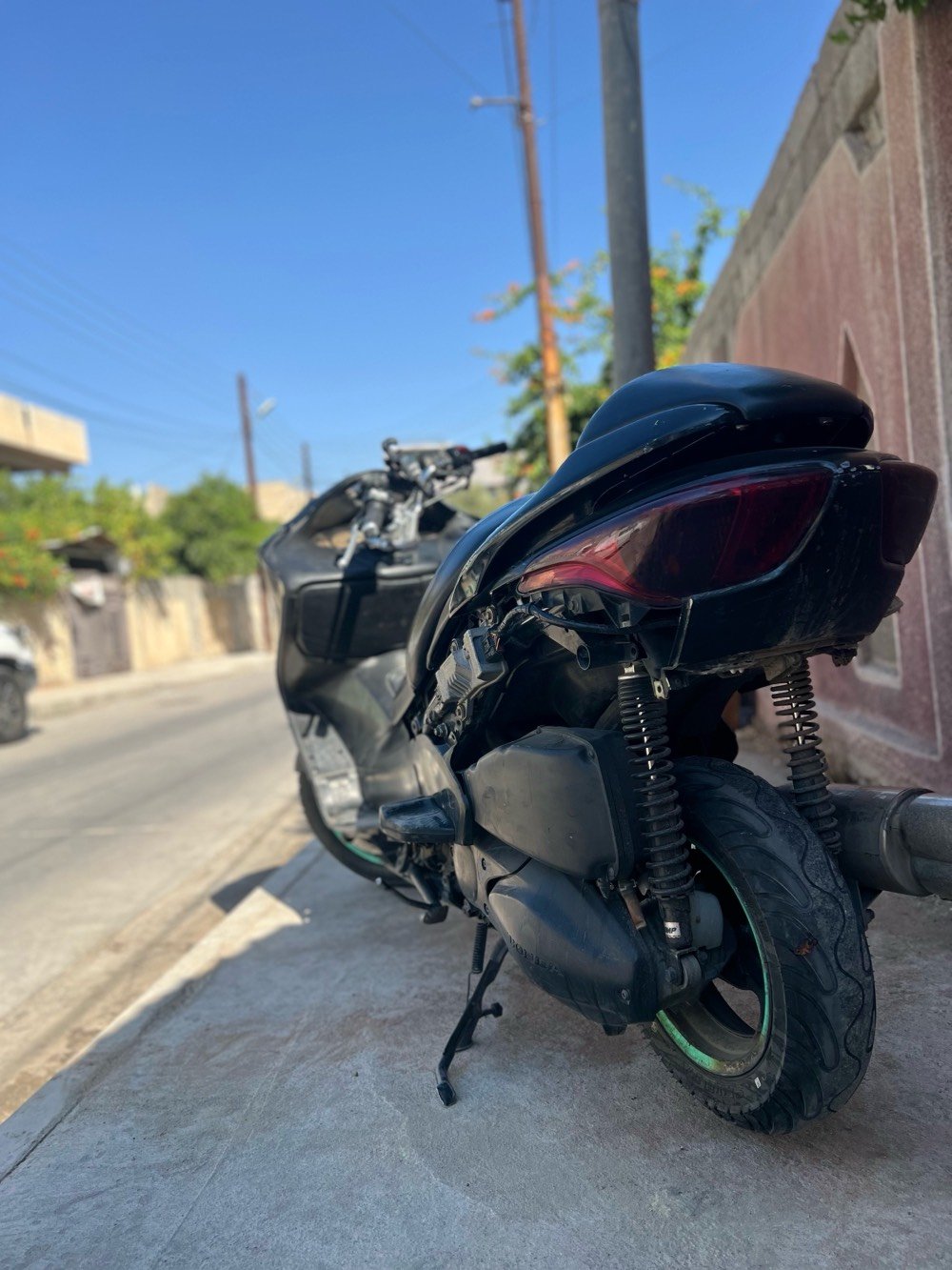 دراجه فورزا 0.9  ٩٥٠ الف وبي مجال بسيط  دراجه شرط الفحص منفيس + درع موجود كامل دراجه اي ناقص ما بيها  للاتصال ***********