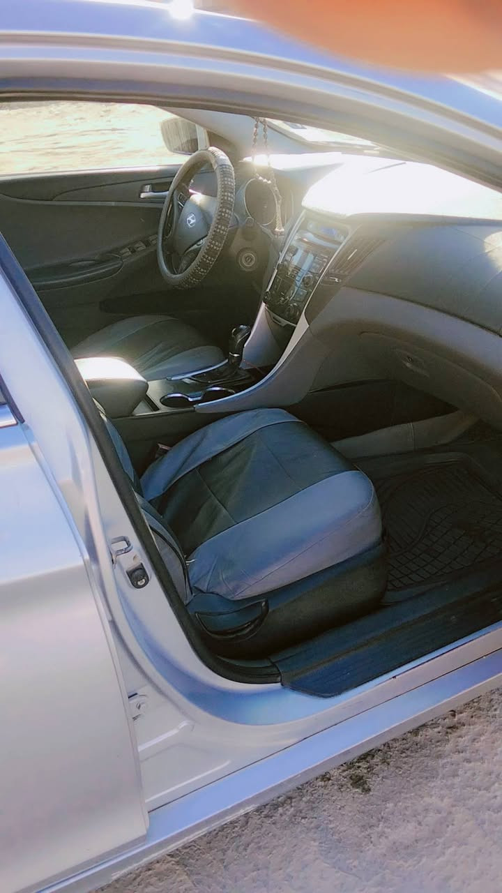 السلام عليكم اخوان سوناتا للبيع موديل 2011وارد امريكي حادثه بنيد فقط مكينه 2400السياره خير من الله سنويه جديد رقم انكليزي مكاني ناصريه مراوس ترهم/***********
