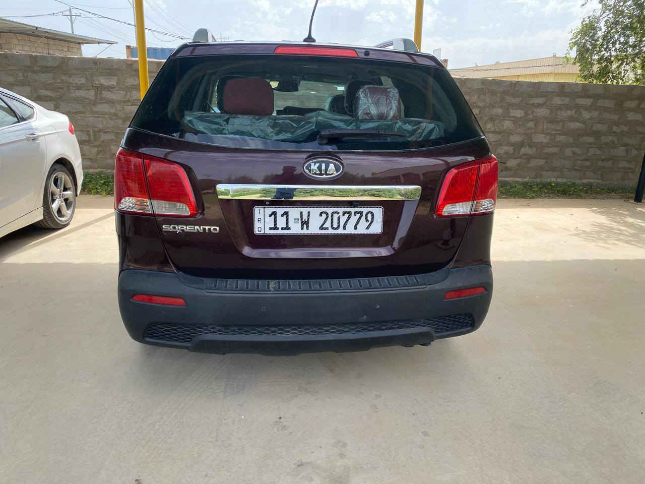 سورنتو 2012 محرك 2400 وارد امريكي 
سبعة راكب 
كاملة بدون نقص سعرها 127 رقم بغداد باسمنا
*********** بغداد, العراق
