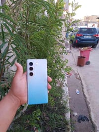 كامون 40 برو 5 جي مستخدم نظافه 95% الذاكره 256 الرام 8 + 8 بي خلل بالب...