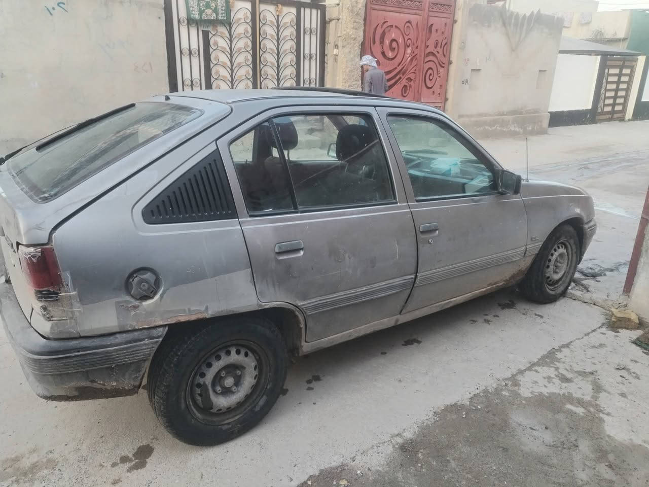 اوبل كاديت وضع شراكة محرك بي صرف حجم 18رقم الماني شرط التحويل بيها دواير مصلحه فقط السعر 27وبيها مجال توصل ***********
*********** مكان موصل ايسر
