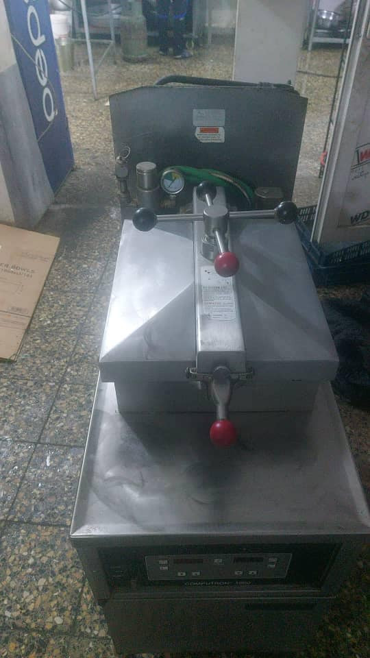 قلايه كنتاكي صناعه ايطاليه للبيع استعمال قليل السعر خاص


**إذا كنت صاحب هذا الإعلان وتريد حذفه لأي سبب، رجاءا أرسل رسالة إلى الدعم الفني**