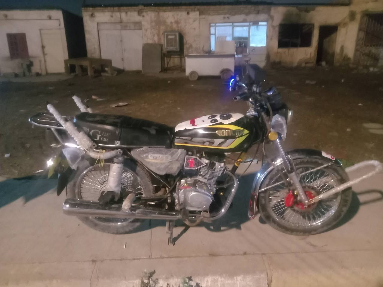 سلام عليكم سونك لل بيع موديل 2024 اي نقص مابيهة عنوان بغداد رضوانيه قريبه عل بياع سعر 650. وبيه مجال حك جية رقم *********** ♥️❤️👋
