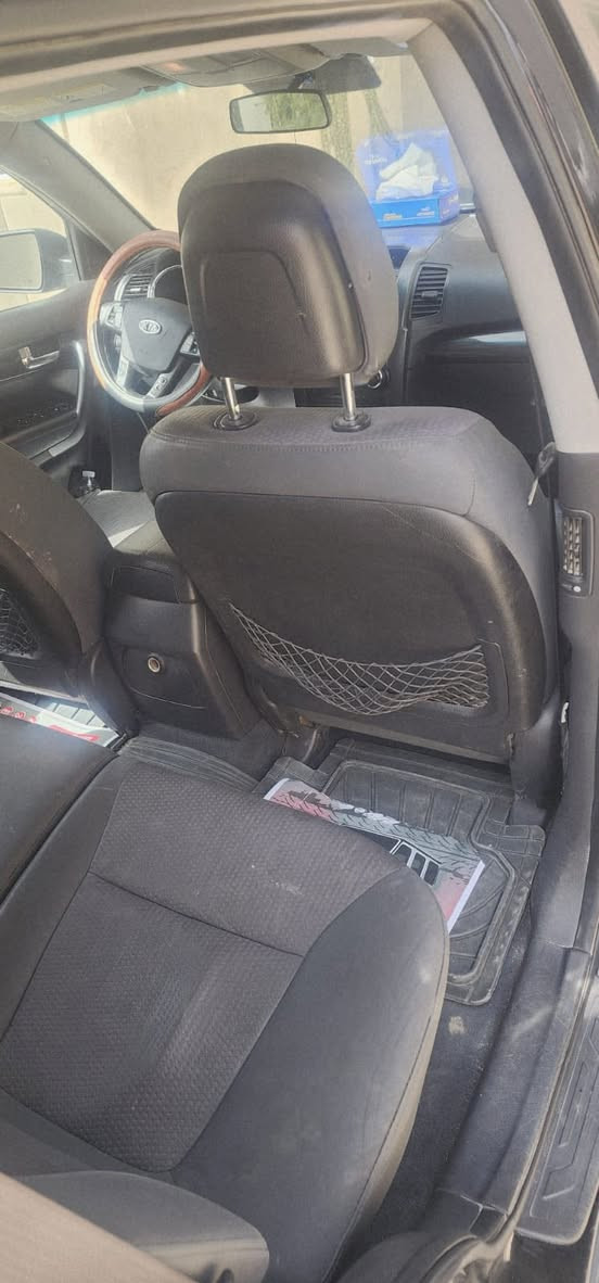 السلام عليكم كيا سورنتو 2013 وارد أمريكي حادث جاملغ وبنيد السونار مرفق بالمنشور  مواصفات السياره عادي مكينة 4 سلندر 2400 دوش السيارة جاهزة من كلشي صدر امامي خلفي تخم تاير جديد السيارة مال جناي ماشية (180) حقيقي  رقم بغداد بسمي تحويل ثاني يوم السعر (123) بية مجال للشراي الاستفسار   ‭0773 373 9677‬ مكان السياره بابل الاسكندرية
