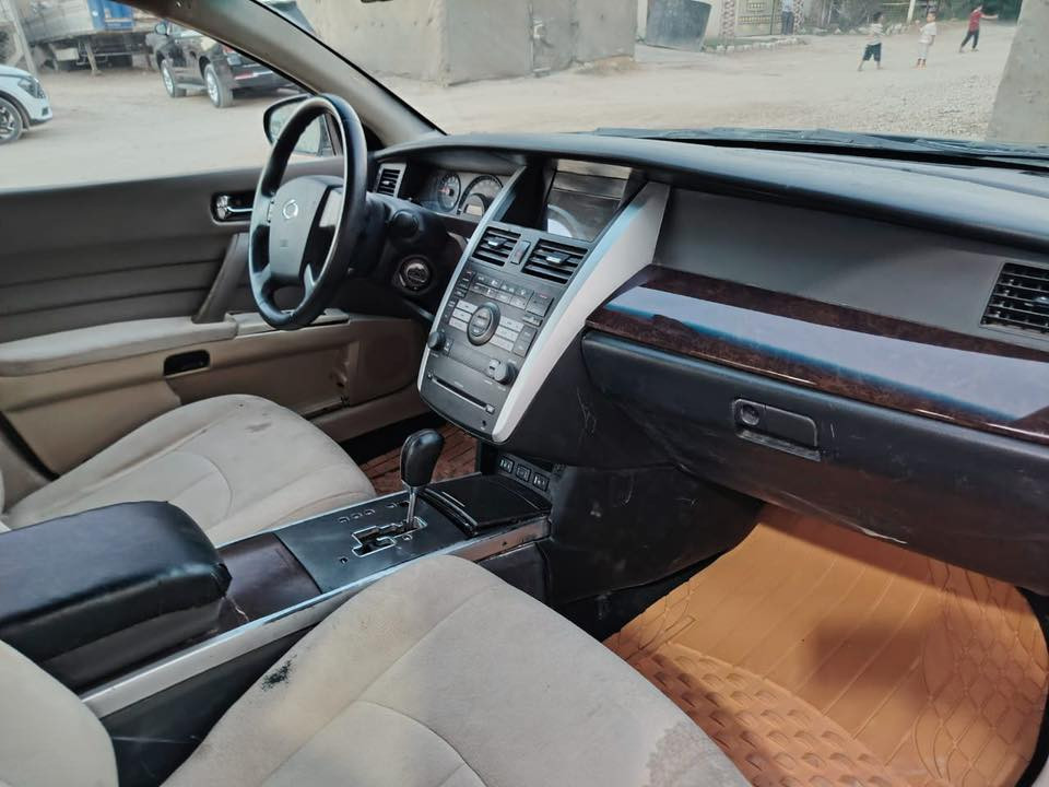 السلام عليكم ورحمة الله وبركاته
رينو سافران 
2010
كير محرك حداديه تخم تاير مكفولات
رقمه كربلاء مشروع وطني 
بيه صبغ مكانات وظربه باب وجاملغ 
السعر 45 وبيه مجال 
لاتصال ***********
