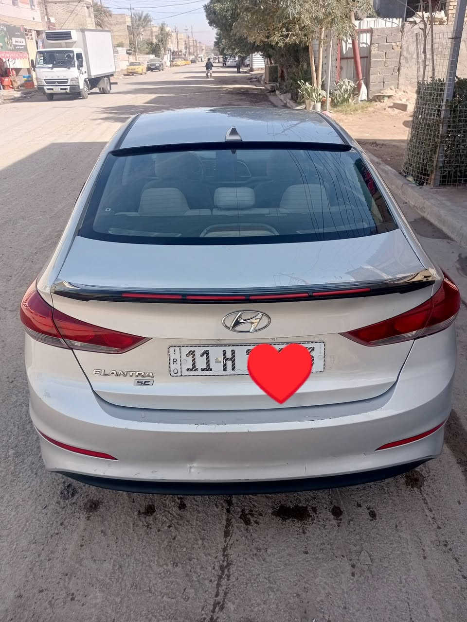 السلام عليكم للبيع النترا موديل2017 رقم بغداد دولي وارد امريكي ماشيه 127 حادثها دعاميه اماميه السياره ليبل واحد كير مكينه خير من الله  تخم تاير شاشه كامرا نضام سبورت نضام ايكو تحكم استيرن منضومه زنون بيها قطع صبغ علما السياره مال جناي مال بيت مابيها اي نقص السعر 123 وبيها مجال العنوان بغداد البياع تقاطع درويش التراث ***********
