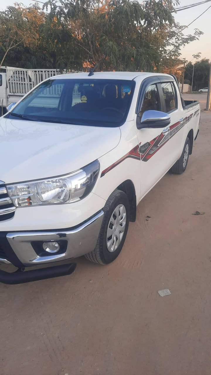 تيوتا هيلوكس مديل ٢٣ رقم بغداد بسمي كير عادي ماشية ٦٨ ألف مكفول كفالة عامة السعر ٢٣٨  ***********
