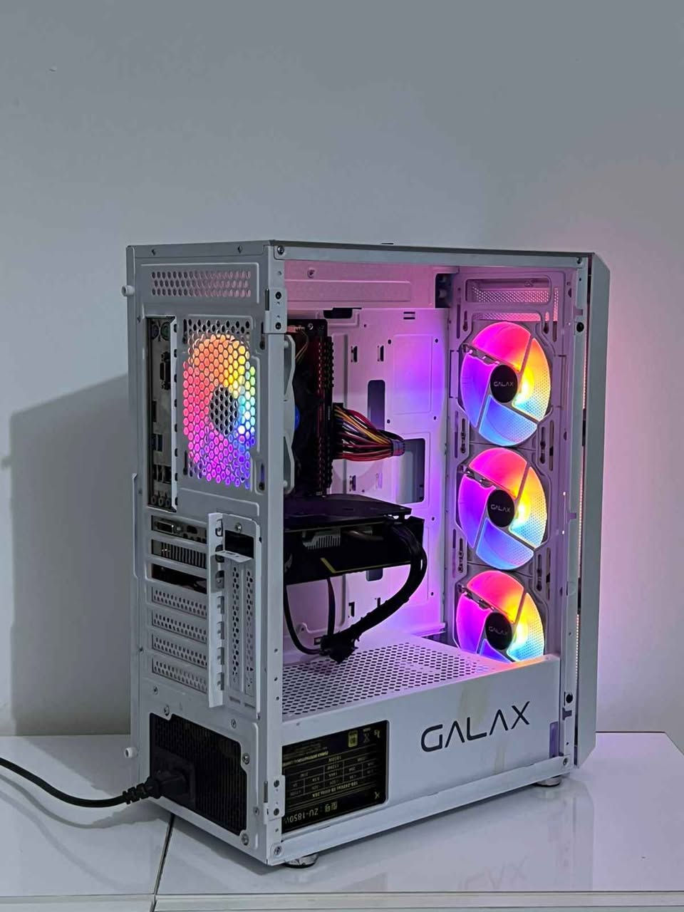 سيتاب كامل

موصفات:
CPU: Intel I5-9400f
Ram: Corsair 2 x 8gb DDR4
M.B: Asus
Storage: 512gb NVME
GPU: ASUS GTX 1660 SUPER
PSU: 1850w Gold 80+
Case: Galax + 4 RGB

شاشه Lenovo 60hz
Keyboard
Mouse
Mouse Pad 
Headphones
كيبل مالت بور 2
Hdmi x1
Wifi

متوفر توصيل جميع محافظات العراق 
تواصل واتس اب (***********) كربلاء, العراق
