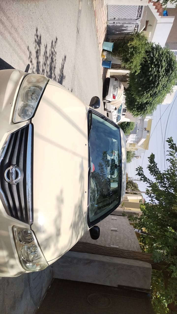 سەنی تەکسی بۆفرۆشتن  2012 دوو پەڵە بۆیاخی هەیە بەحاڵ قرچێکی دواوەی هەیە سەیارەکە زۆر پاکوو جوانە ماڵی دۆستە قفڵوو کۆتای 112 ڕەقەم تەلەفوون  ***********
