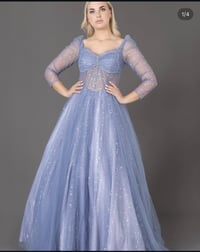 فستان بدلة • قياس ٤٠/٤٢ • ملبوس مرة