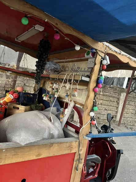 سلام عليكم شباب  عندي هاي ستوته  للبيع ستوته جديده كلش مسويها مطعم كامل او تحب محل شرابت يعني شلون متريدها اصير كامله مكمله كل غراضها جاهزه  وكامله  مولده وياها  كلشي بيها شغاله ستوته سويتها ومشتغلت بيها ابد امانت الله ورسوله جديده بمعنه كلمه  مواصفاتها عالميه 

الموديل 2025
البطاريات 6 دبل مسطره 
رجوع الخلف 
دبل إشاره 
السرع 1.2.3
شاشه تاب تعرض الك كل عطل 
شاحنه اصليه 
دراجه كلها  نشرات وبلكاتً سويجات
ستوته ع فحص كلها بكملها 
وياها مولده معا كيبل.  تشغيل نشرات وتكدر تشحن بيها ستوته بنفس الوقت 
تكدر تبيع بيها أكلات شعبيه 
وتكدر سويها مال لبلبي وغيرها 
وتكدر سويها مال عصاير وهاي سوالف 
الله شاهد كومه صارف الها ومعتني بيها 
 بعد بيها شغلات كومه 

اي استفسار اتصال 

***********

عنواني بغداد الاعظميه
