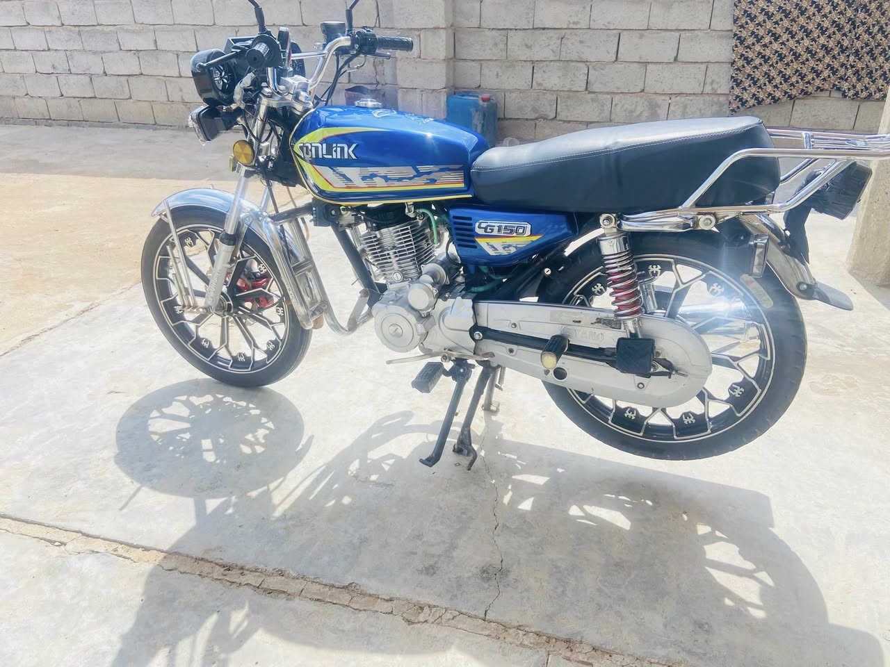 السلام عليكم دراجه للبيع موديل ٢٤ محرك مكفول. من كلشي وراق موجوده  السعر ٦٢٥ وبيهه مجال قليل 

*********** 

مكان صلاح الدين دجيل +  واصل جسر السنديه
