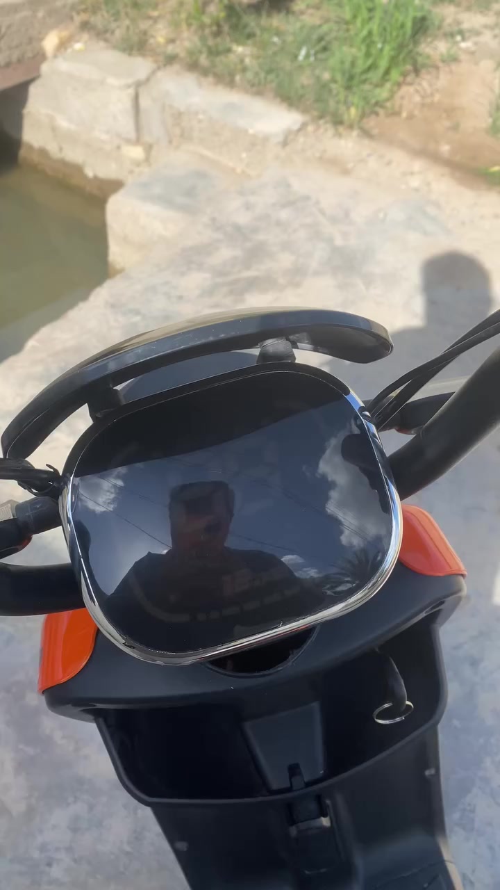 سلام عليكم دراجة شحن بوليسي حجم 16جديدة مستخدمة شهر واحد كلهة شغالة شاشة بلوتوث تشغيل بصمة وسويج 4بطاريات جدد عل فحص دبل إشارة اشاير يمنة يسرة كلهة شغالة سعر ب220وبيهة مجال بسيط مكاني ديالى بعقوبة رقم الهاتف ***********
