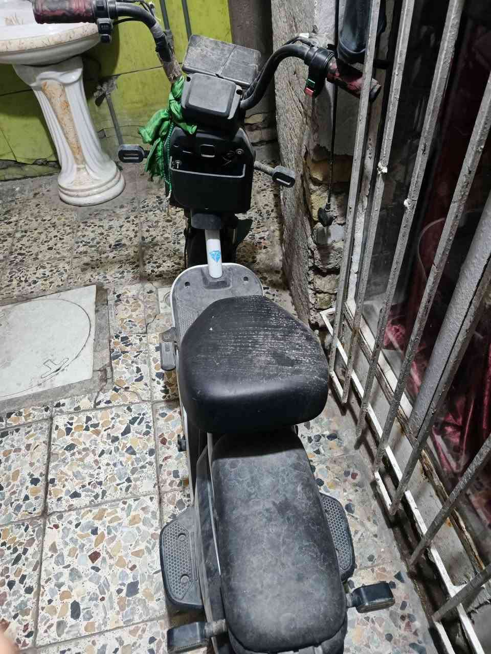 السلام عليكم عندي دراجه شحن عطلهه بطاريات فقط 2 عطلة السعر 150 المكان البياع الشرطه الخامسة ‏‪***********‬‏ بي واتساب فقط
