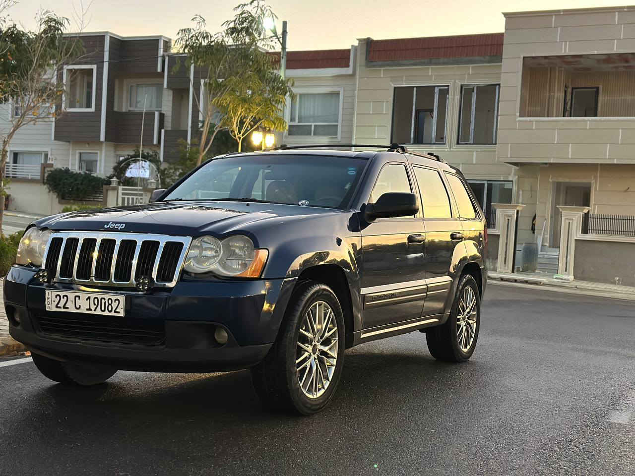 سەرەتا بەناوی خودا
جێب لاریدۆ ٢٠٠٥ 
تەنها  فرۆشتن 
سەیارەکە بێ مەسروف کامل گیانی جاهیزە 
بۆیاخی یەک دو پەڵە بچوکی هەیە 
کوشن کارەباو شاشە ئایپادە 
ڕەنگ نیلیە تۆخە سەیارەکە
ڕەقەمو سەنەوی تازەیە
بەشەرت تەحویلو غەرامە 
نرخی٧٧گڵاو مەعامەلە 
ژمارەی خاوەنی ***********
