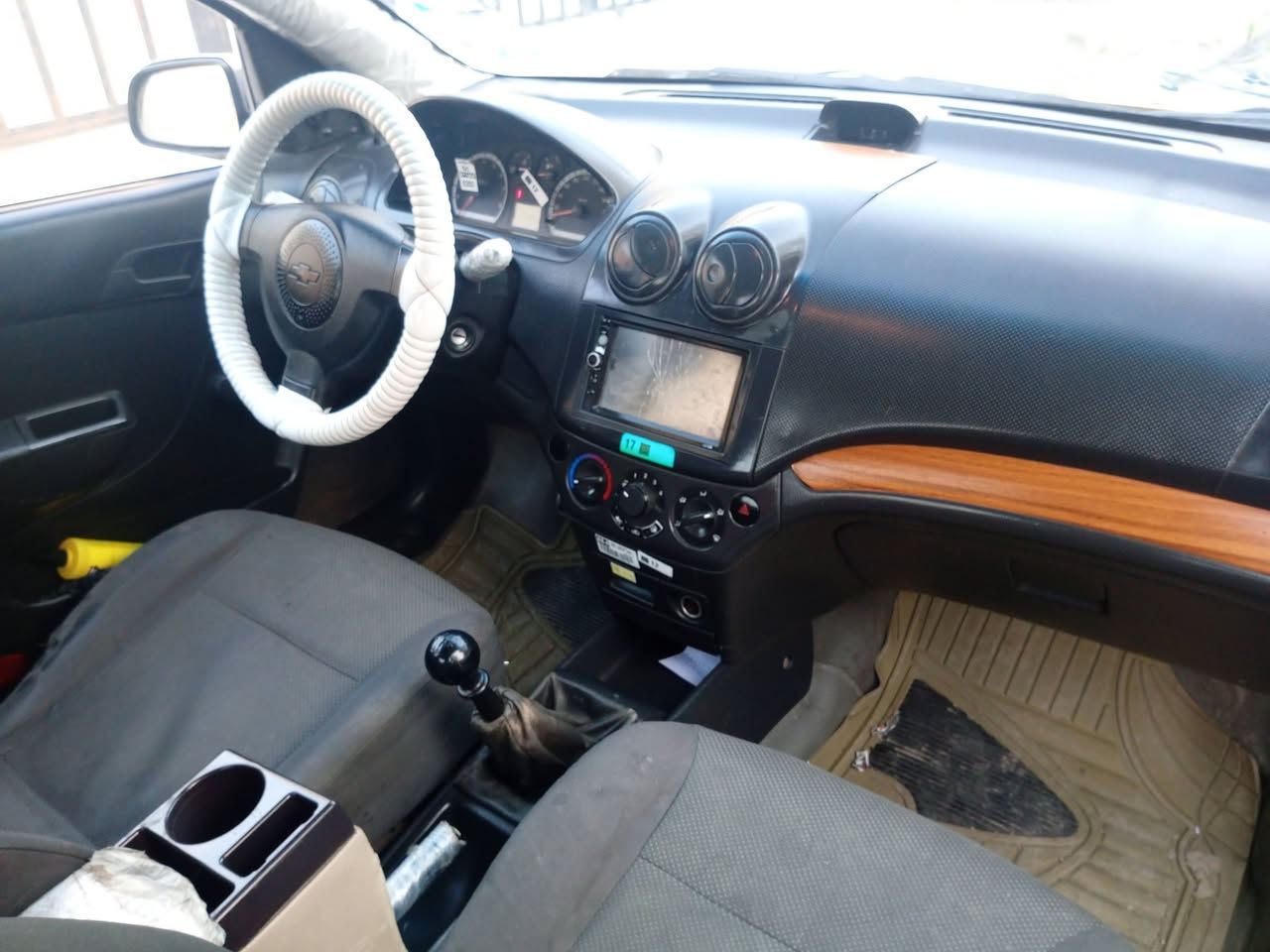 افيو موديل 2007مشروع وطني  بي قطعتين بدون دواخل  كوبون بنزين نقا به صفر سنه ويه جديد سعر45مجال ***********
