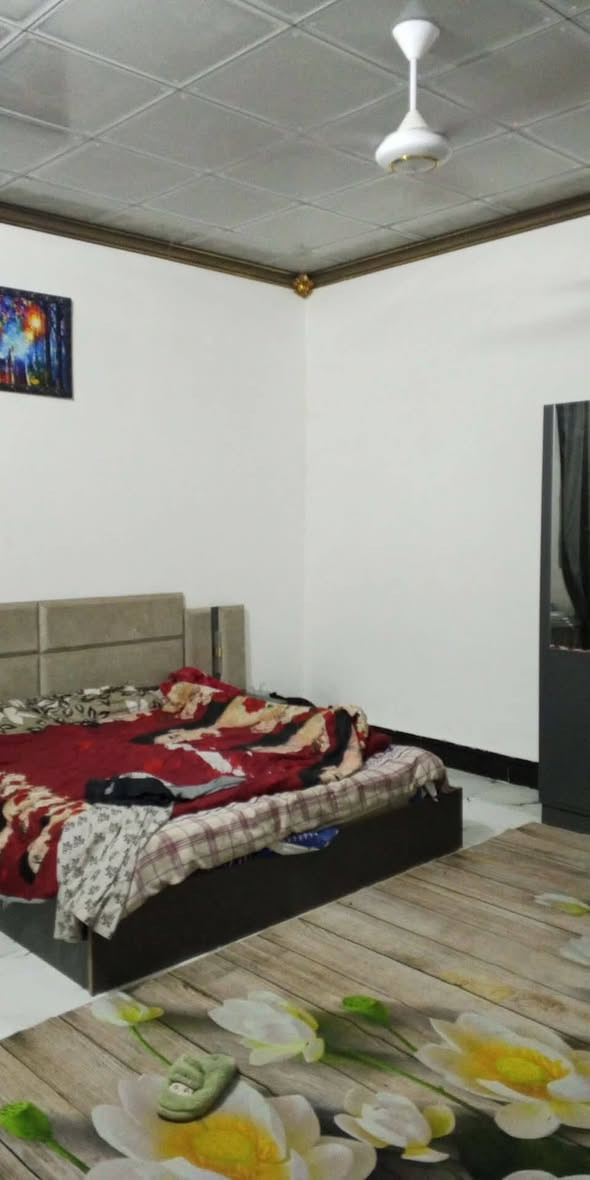 سلام عليكم بيت ٢٠٠متر بلدية معاملة كاملة واصل للتقييم بداية شارع مجمع قنبر وجهه على المتنزه الجديد مقابيلة حديقه تابعه اله السعر ٦٥وبي مجال للستفسار الاتصال ***********
