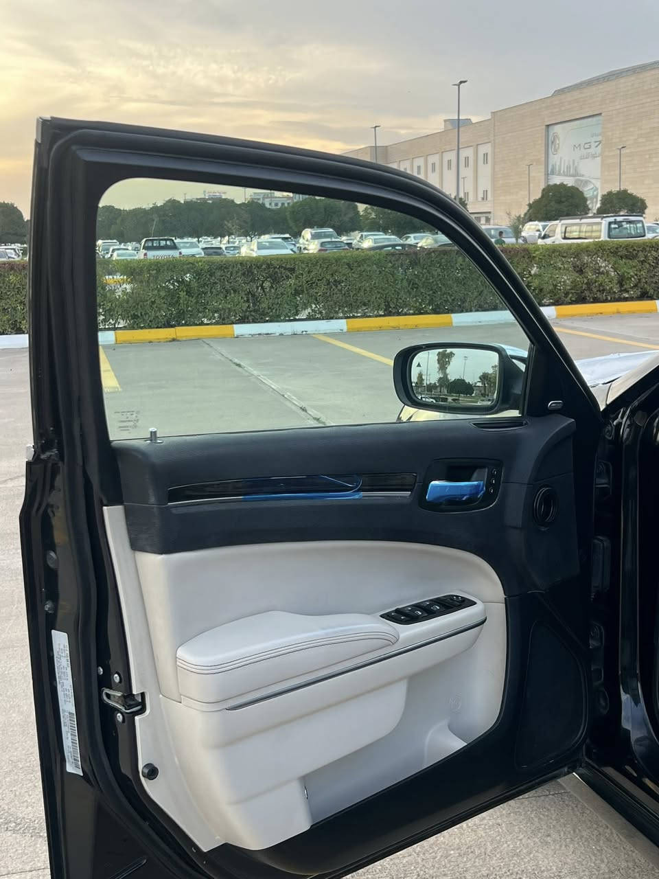 ئؤباما ٢٠١٧ C
سيارة كلين 
بدون سبغ بدون بارد 
واحد رسحة سغير بي 
سيارة گير محرك حدادية تبريت كلة بشرت 
سيارة Cفولي فول
سيارة كشن حارد بارد 
كشن  خزن سوكان خزن 
كشن جوة هيتر 
پةردة خلفي بيلادي 
سيارة فولي فول 
دواخل كريمي 
سيارة حيل حلوو
سيارة رقم سنةوي كلة جديد 
سيارة ٤ تيارات جديد 
***********عندي واتساب
