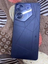 تكنو كامون 20 برو 5g جهاز نضيف جدا ذاكره 256  ببجي 90 f تواصل خاص مكان...