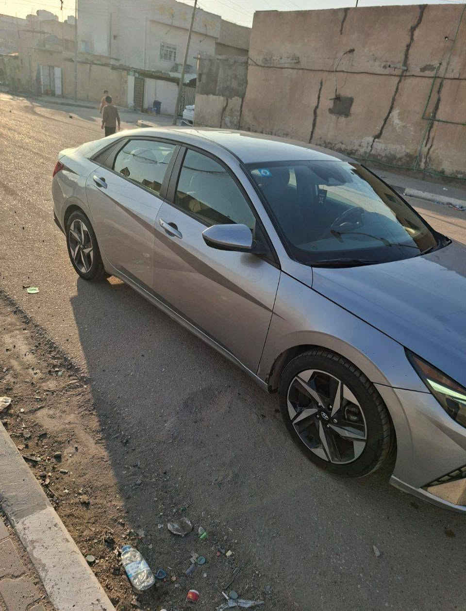 النترا 2021 وارد امريكي بيع مستعجل 
 السياره حره بسمي  رقم بصره ابيع تحويل فقط
حادثها جاملغين وبنيد  امامي واحد مصلح واحد مبدل  بدون دواخل بدون ايرباك  السياره التكمه بيها رشه خفيفه هنا 
السياره حداديه جديده امس نافضها من الطول للطول  ابيع شرط الفحص  
السياره يرادلها بوليش فقط
بيها ملاحضات صدعات هيج اشياء 
محرك كير تبريد شرط لفحص 
السعر 137 مجالها قليل كلش مكاني البصره 
ورقمي ***********
الحادث موضح بلنشر
