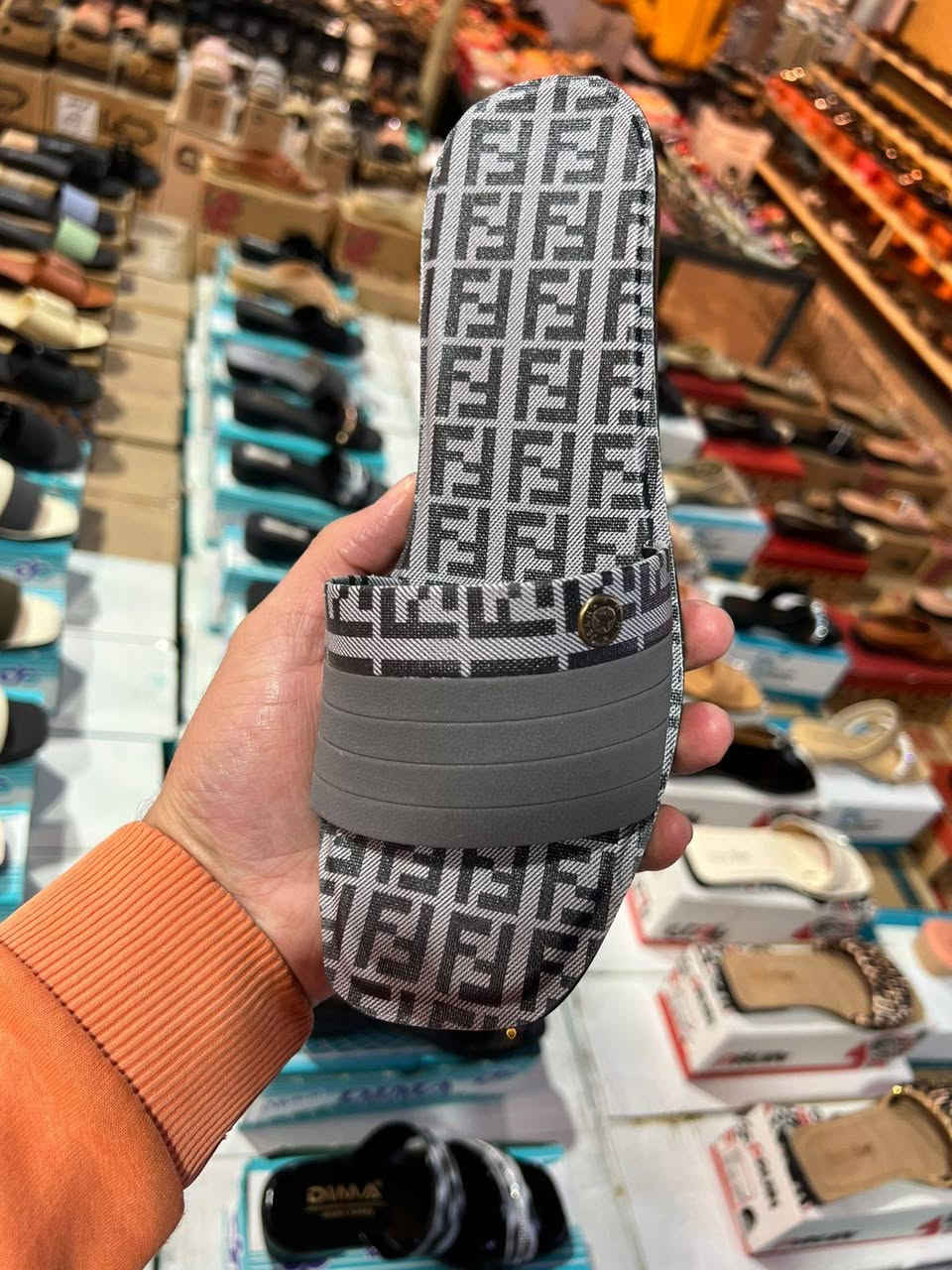 #جــــمــــلِــــه_فــــقــط_لاصِــحاب_الـِـمولات_والـــبيــجات_والــمحــلات_كــافه
#جــــمـــلـــه_فـــقط_ليس_لدينا_مفرد
#عـــروض_خـــاصــه_مــنافسه_للــسوق_فقط_لـــدى

         ((مجمع الفرسان للجملة وگالة Aso ))

 للحجز والاستفسار على قناه #التلي https://t.me/Asooasr1
             🚫 للجملة فقط 🚫
      اقوة واحدث الموديلات  لسنة. 2025 
  اسم #الفرسان كبر بيكم وياكم بل مصداقية والامانة 

#أحذيتنا تجمع الأناقة والراحة – للنساء،والرجال، والأطفال… خطوة بثقة ترضي كافه الاذواق$

2️⃣ احذية وبوتينات مدرسية 
3️⃣ احذية رجالية ➕ نسائية (تشمل جميع الاعمار )
4️⃣سلبرات رجالي ➕ نسائي 
5️⃣ شحاطة رجال نوعية ممتازة 
6️⃣ كل ماهو جديد يتوفر لدينا🧳 
7️⃣ صندل رجالي ➕ نسائي 
8️⃣ احذية اطفال وحديث ولادة 
🚫 تنويه يوجد اكثر من 7000ايتم وموديل 
📱 للاستفسار ع رقم  
📱***********📲📲
📱كروب النشر اليومي #تليكرام https://t.me/AKiraq10 🟢 👇🏼
كروب #الفيس_بوك  للانضمام والنشر اليوم https://www.facebook.com/share/g/1BNRysLa6i/
