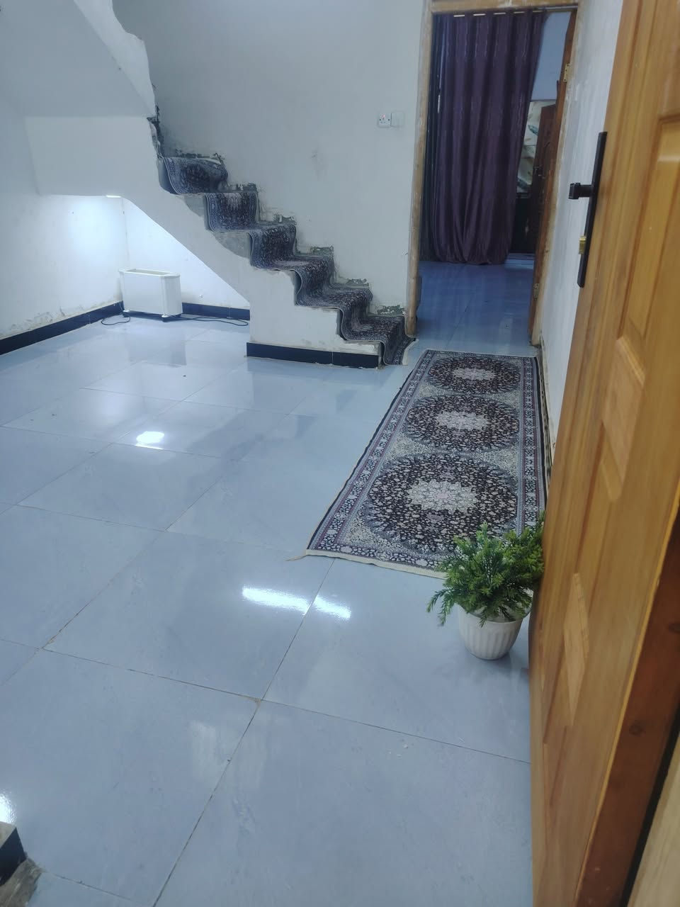 سلام عليكم بيت للبيع كلشي موضح بل فيدو نوع العقار مكاتبه فقط حي نصر الثانيه قرب مدرسة الحق سعر 33بي مجال ***********
