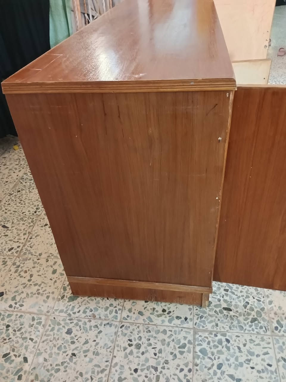 السلام عليكم
بوفيه انجاره  ونضيفه كلش بس يحتاج  يدات وقفل 
السعرها 125 وبيها مجال قليل @إشارة


**إذا كنت صاحب هذا الإعلان وتريد حذفه لأي سبب، رجاءا أرسل رسالة إلى الدعم الفني**