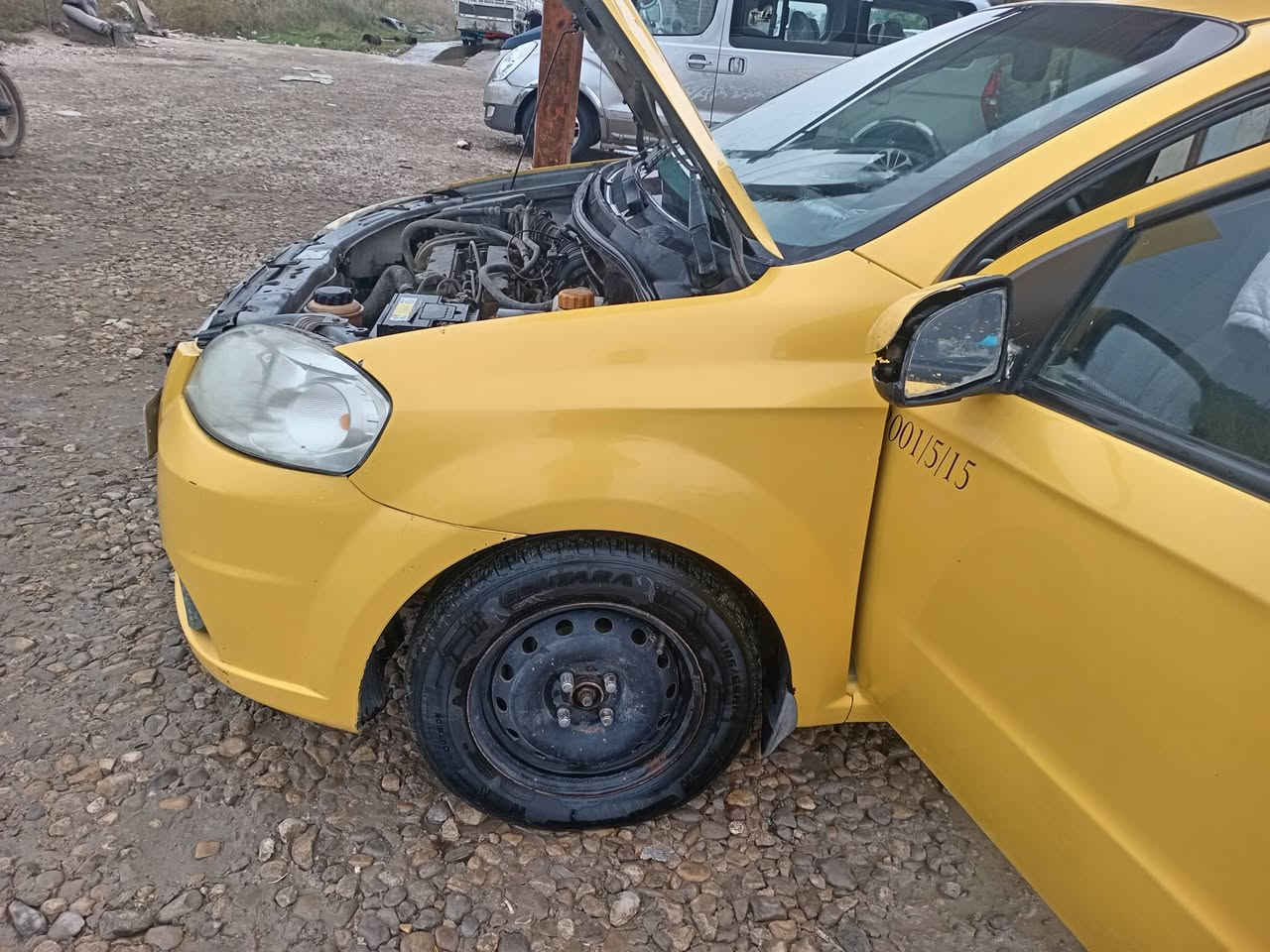 افيو اصفر خليجي مسكر كير ومكينه وتبريد شغال بسمي رقم انكليزي بغداد تخم تاير جديد سلف داينمو كله جديد حداديه 70٪ باتري جديد مكاني بابل القاسم السعر ٥٥ وبيه مجال للشراي بدون امراوس
***********
