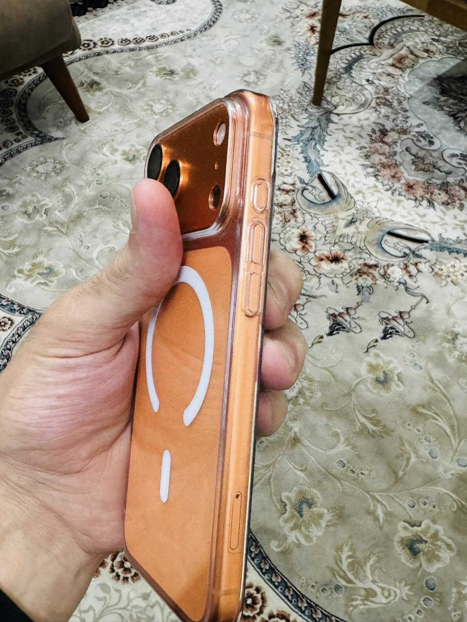 ايفون 17ابرو ماكس بطاريته 100مشحون ١٨مره برتقالي عربي شرق اوسط مكاني بغداد او  مغلف فايبر كاربون  جلاتيني لاصق عدسات اصلي مراوس  او ايفون 16ابرو ماكس او مراوس 17لون ابيض  
***********
