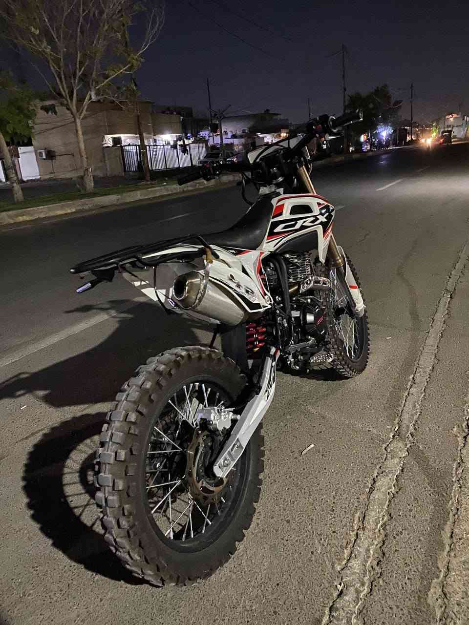 السلام عليكم قفاز crx محرك 350 اربع ولفات
 للبيع  دراجه مكينه وكير  وكهربائيات كفاله عامه دراجه تخبل نمره اولى وثانيه وثالثه بطناش  بيها كم ملاحضه بسيطه كلش (اوراق كامله )
مكان الدراجه بغداد  البنوك  السعر ١٦٠٠ وبيها مجال ان شاء الله 
*********** فقط واتس
*********** واتس ورصيد
*********** كلشي
