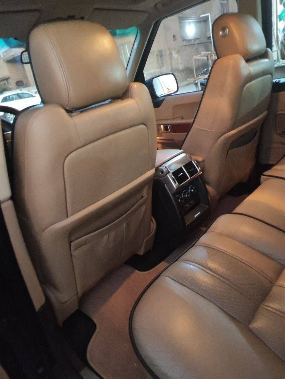 السلام عليكم رانج موديل 2011 ماشيه 140
السعر، 125

...

***********
